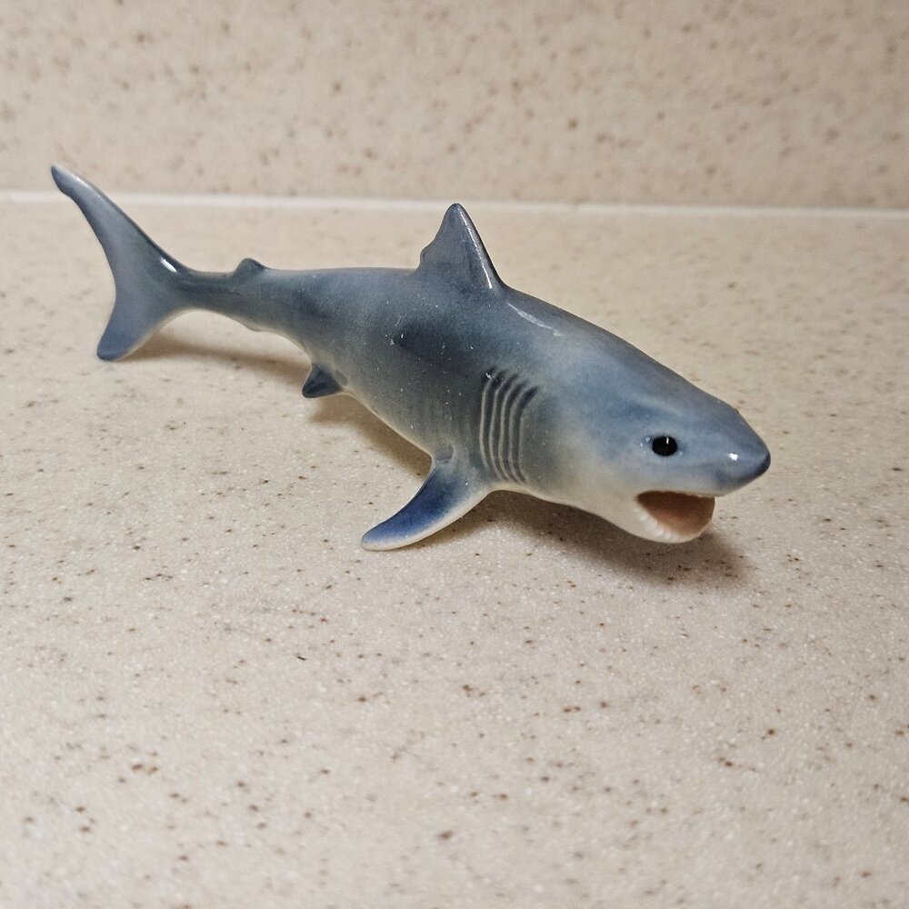 Vintage Hagen Renaker Miniature Great White Shark Porcelain Figurine - Retired